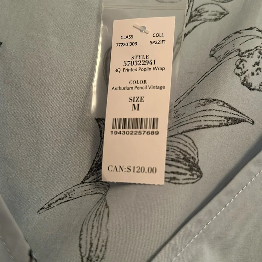 White House Black Market wrap top- size Medium NWT - Picture 4 of 4